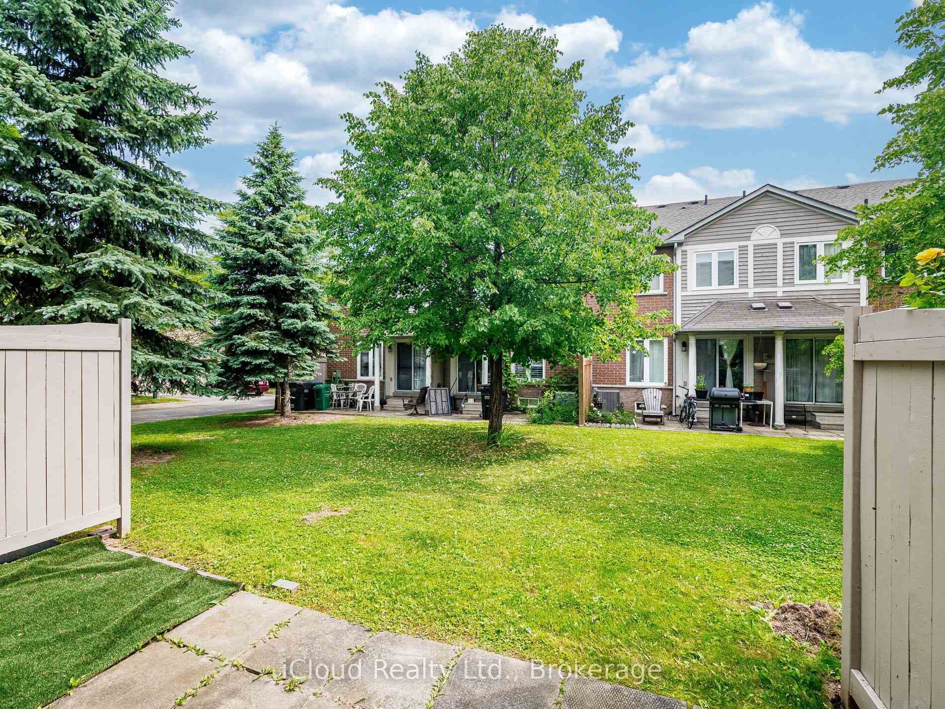 833 Scollard Court Unit 107 photo 44