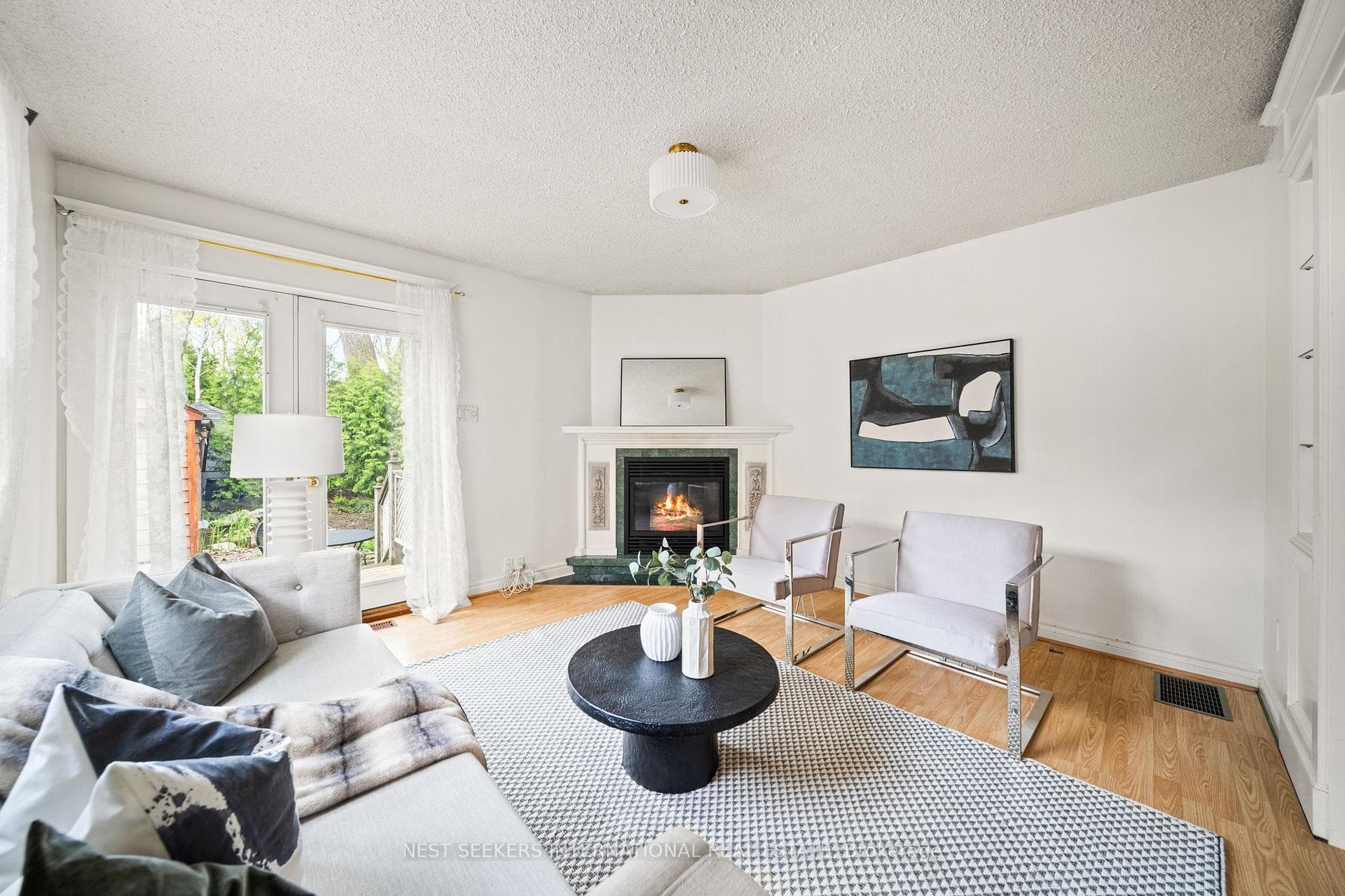 35 Cambrai Avenue photo 1