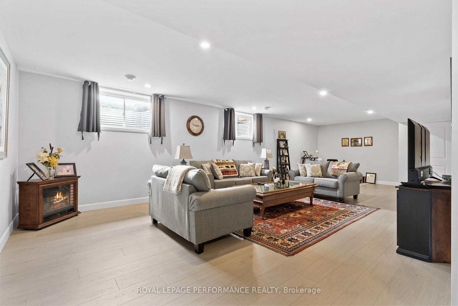 42 Forrester Way photo 28