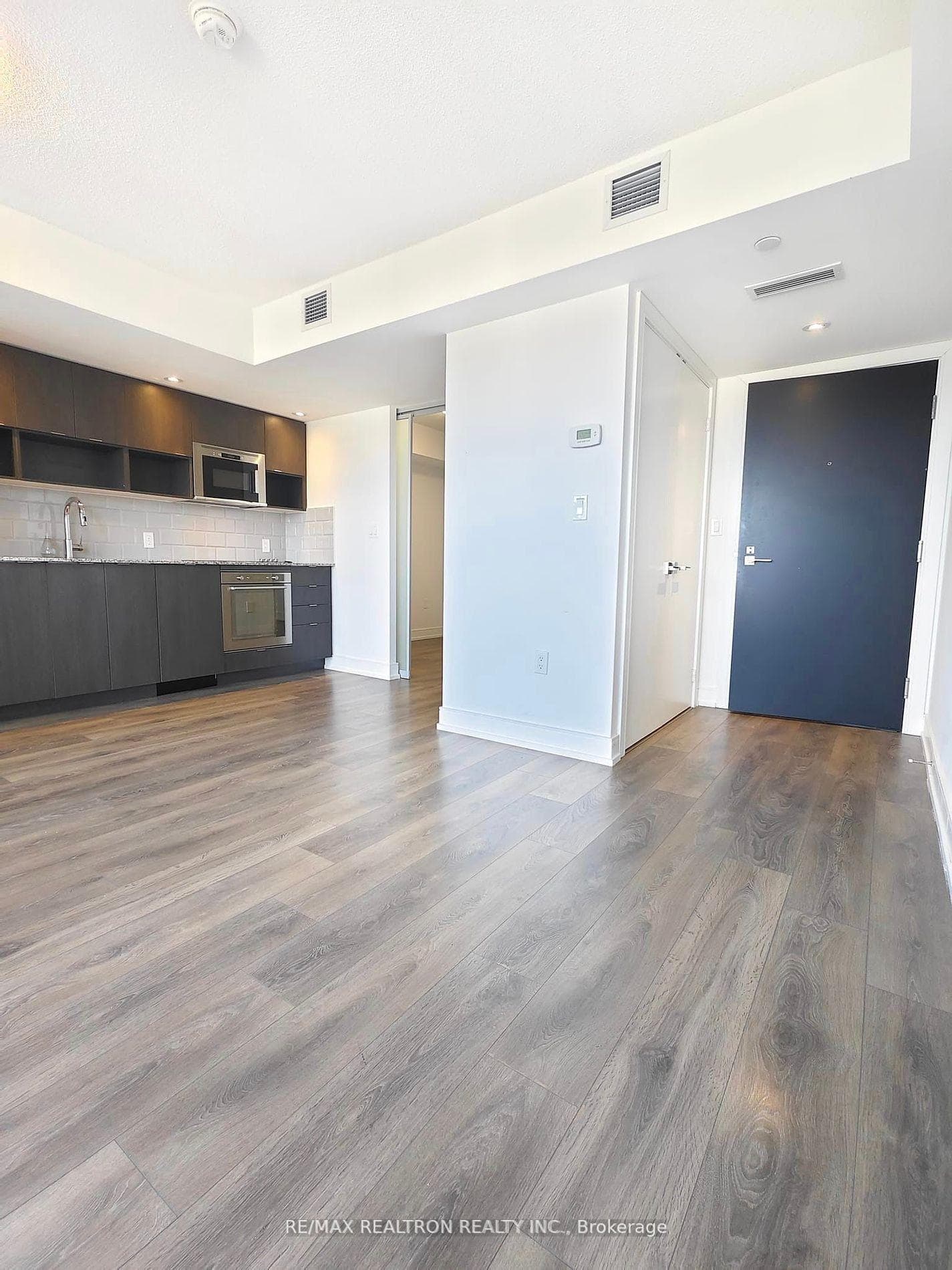 89 Mcgill Street Unit 2206 photo 4