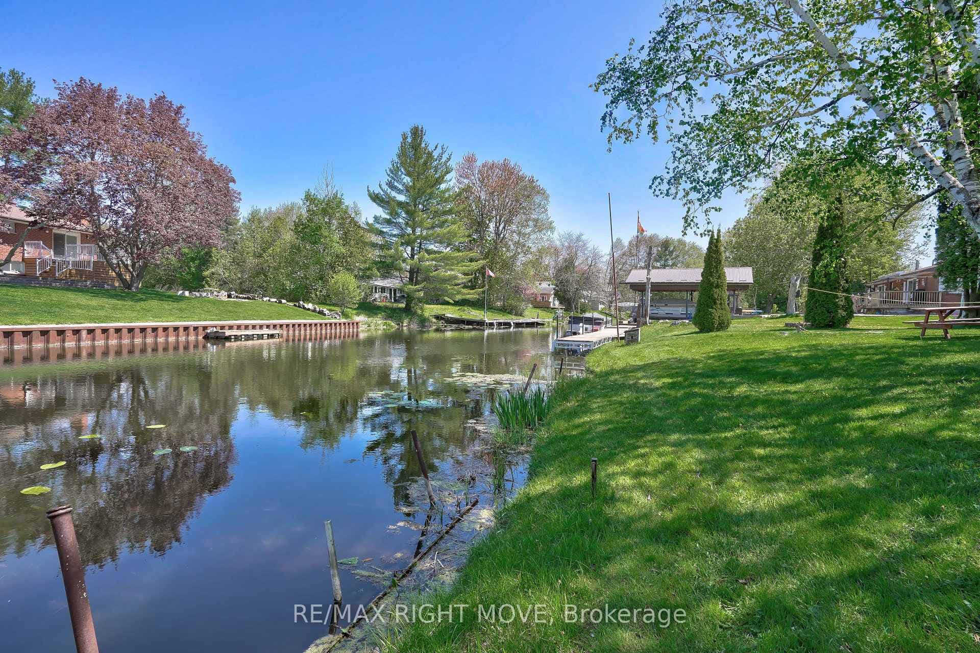 2624 Westshore Crescent photo 26