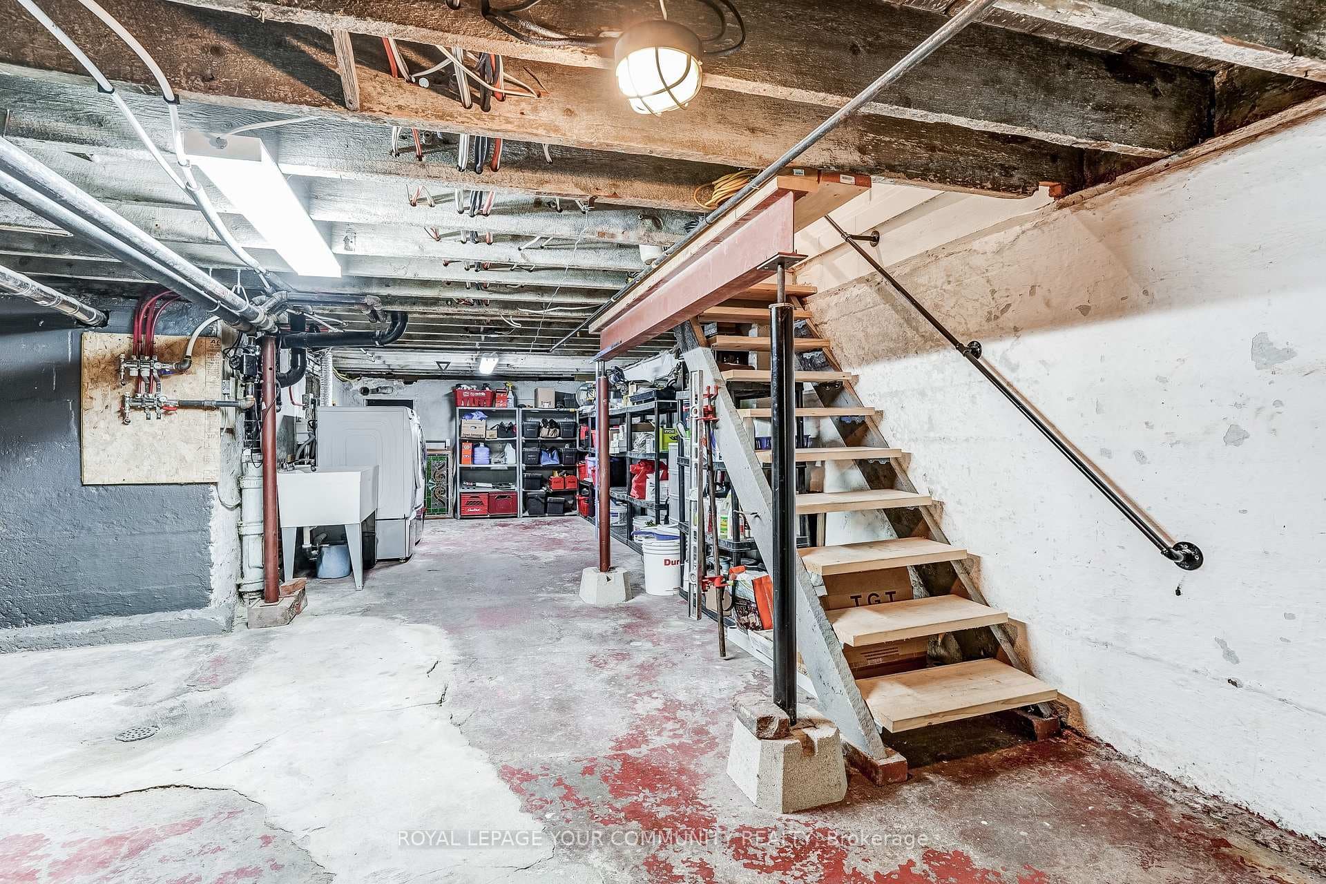 13 Howland Road photo 36