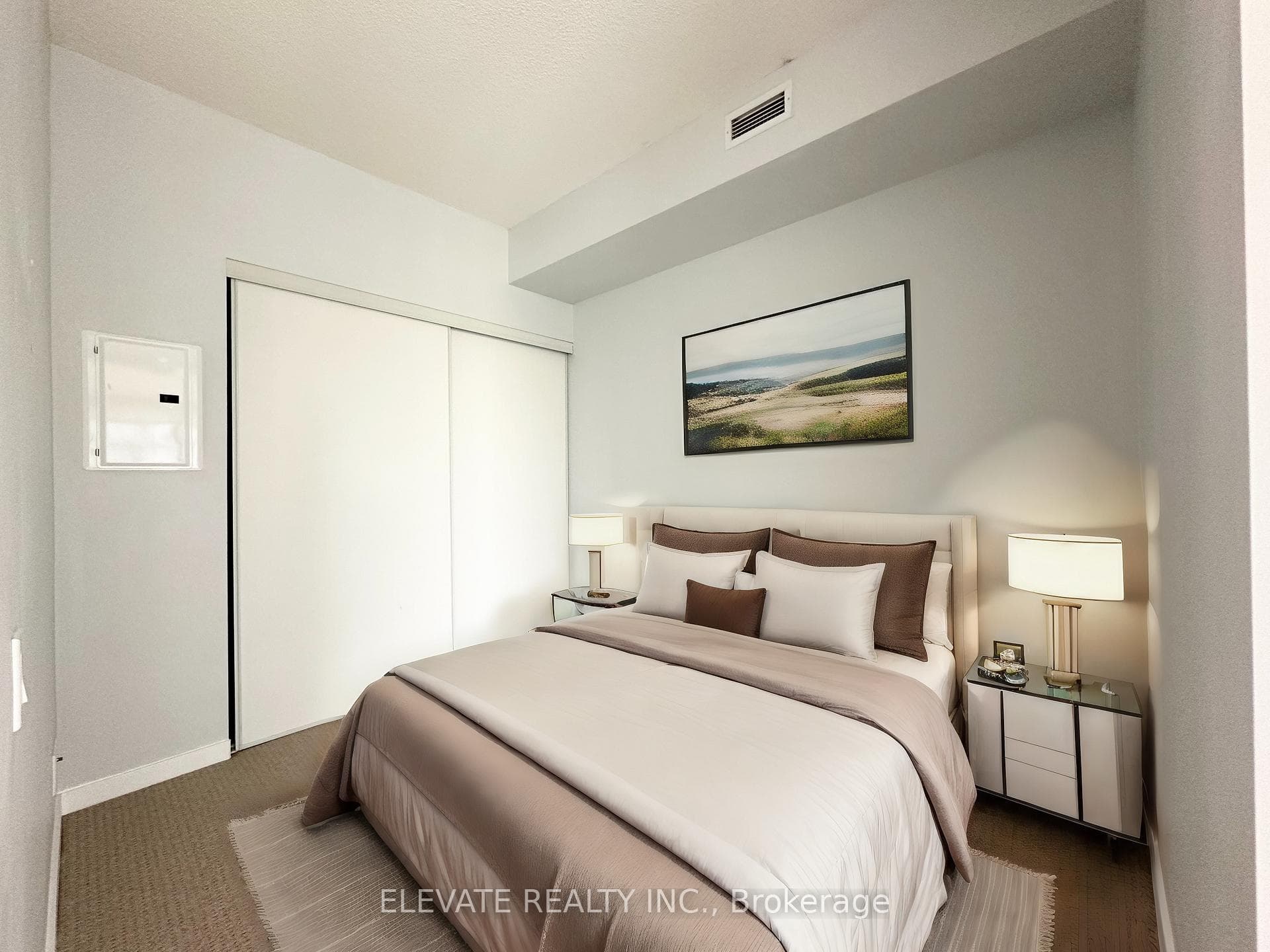 103 The Queensway Avenue Unit 1110 photo 6