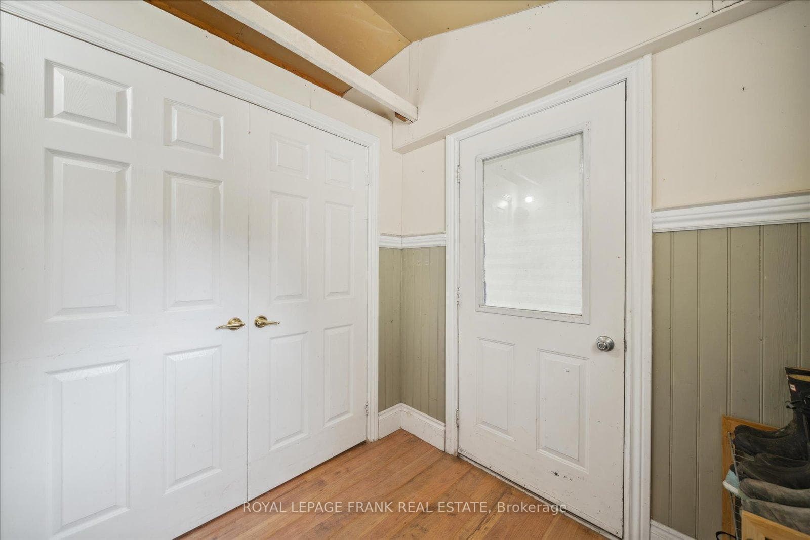 210 Brock Street photo 8