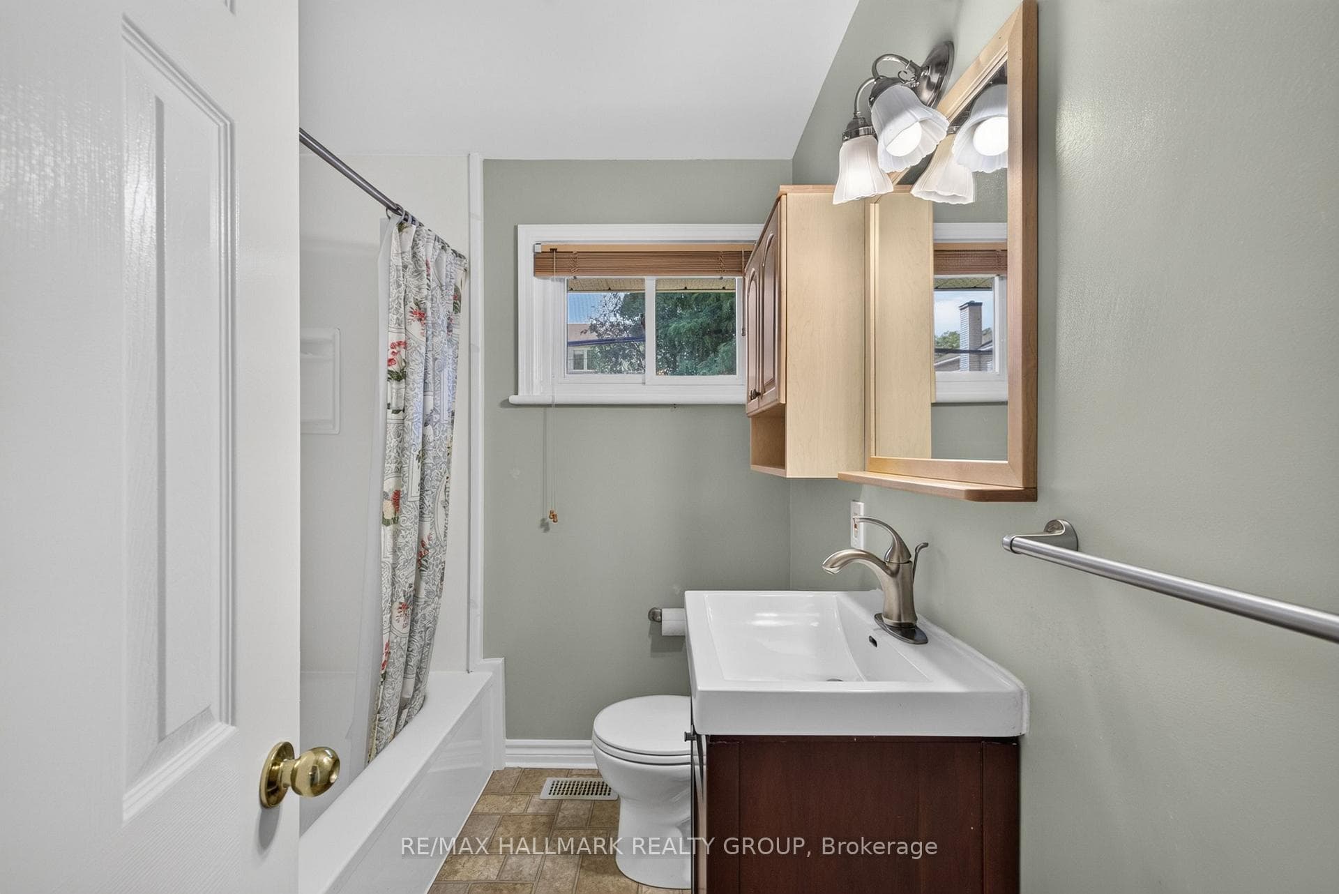 859 Duberry Street photo 18