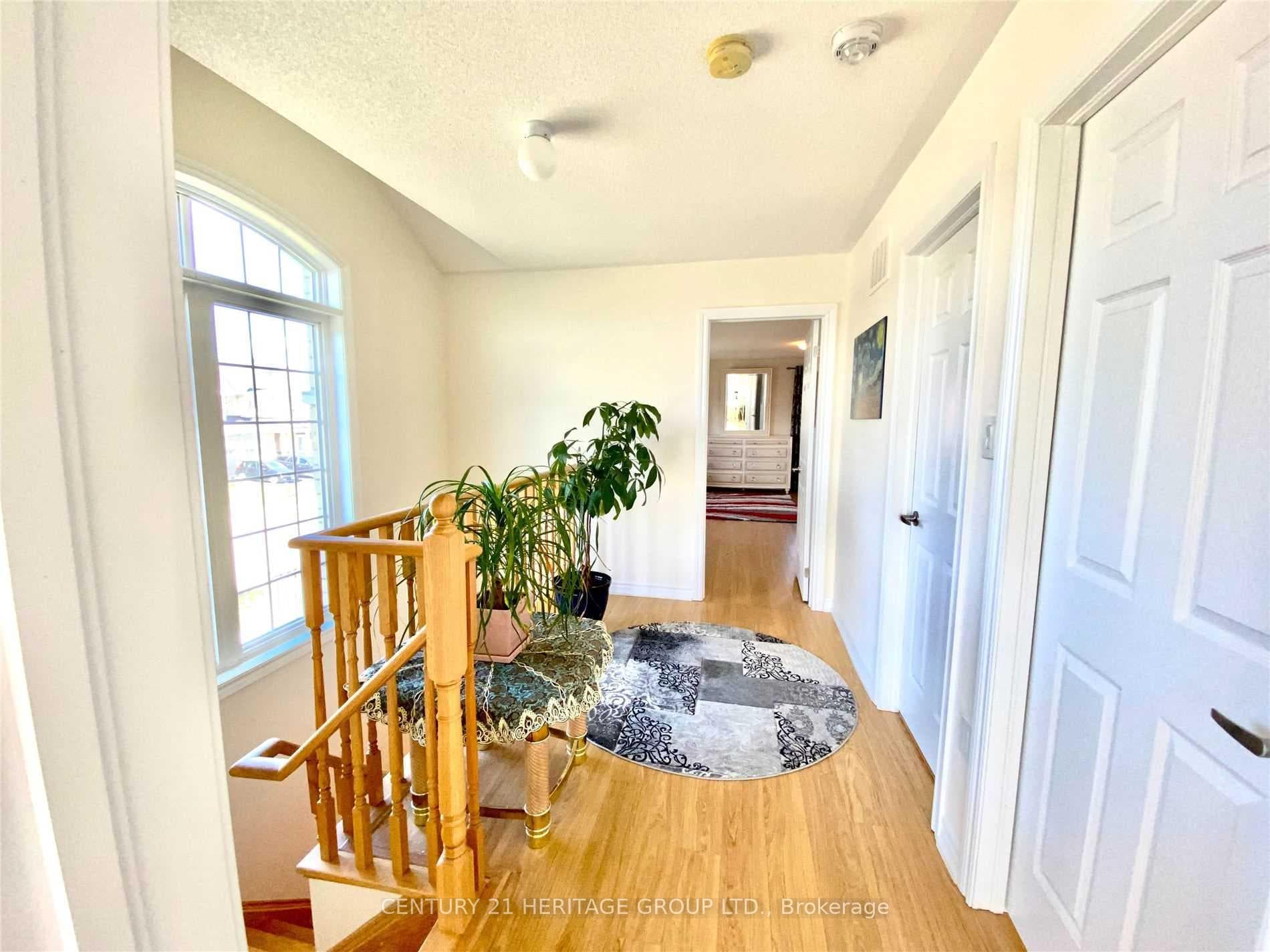 42 Daniele Crescent photo 11