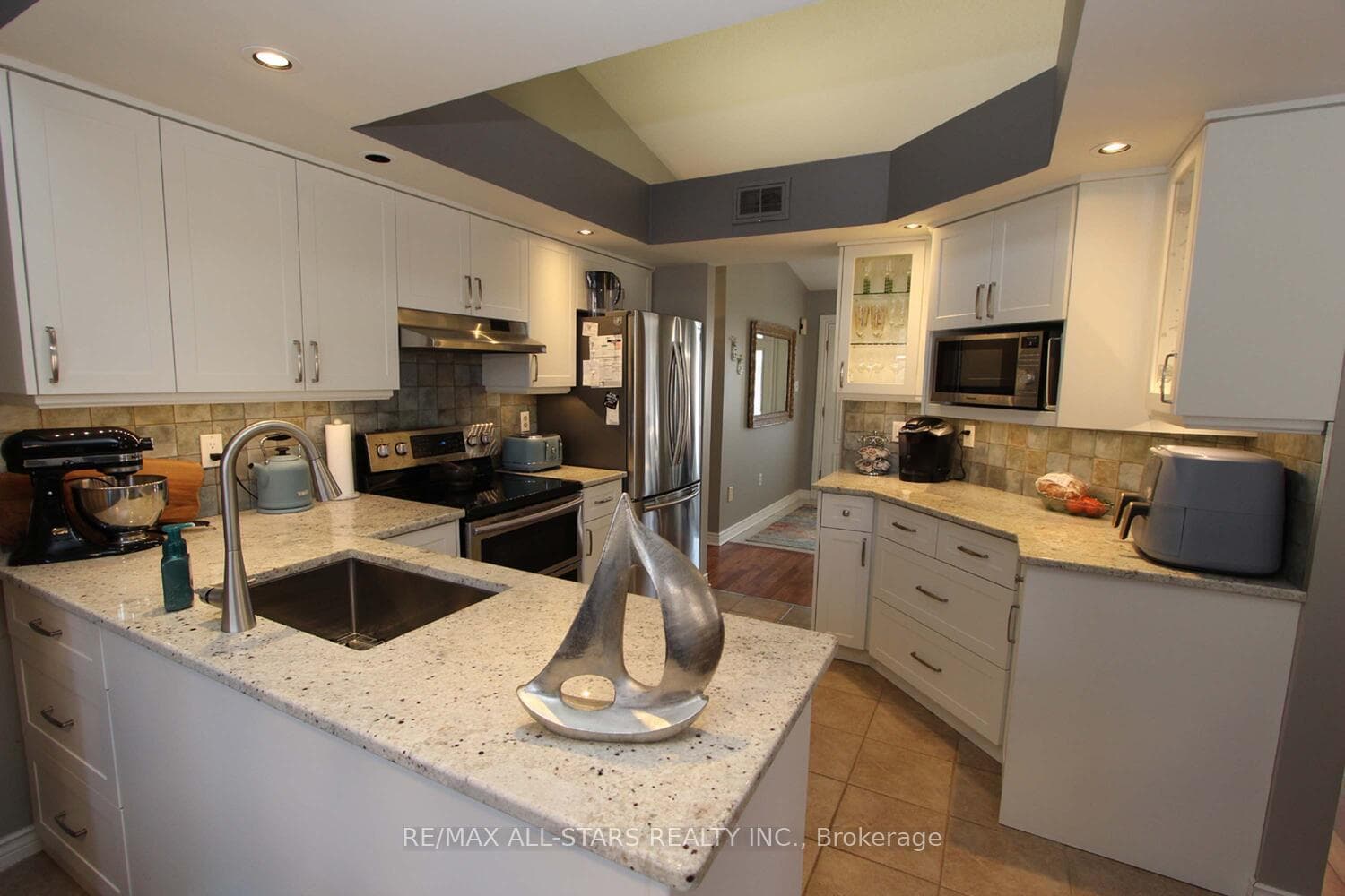27 Hillview Drive photo 13