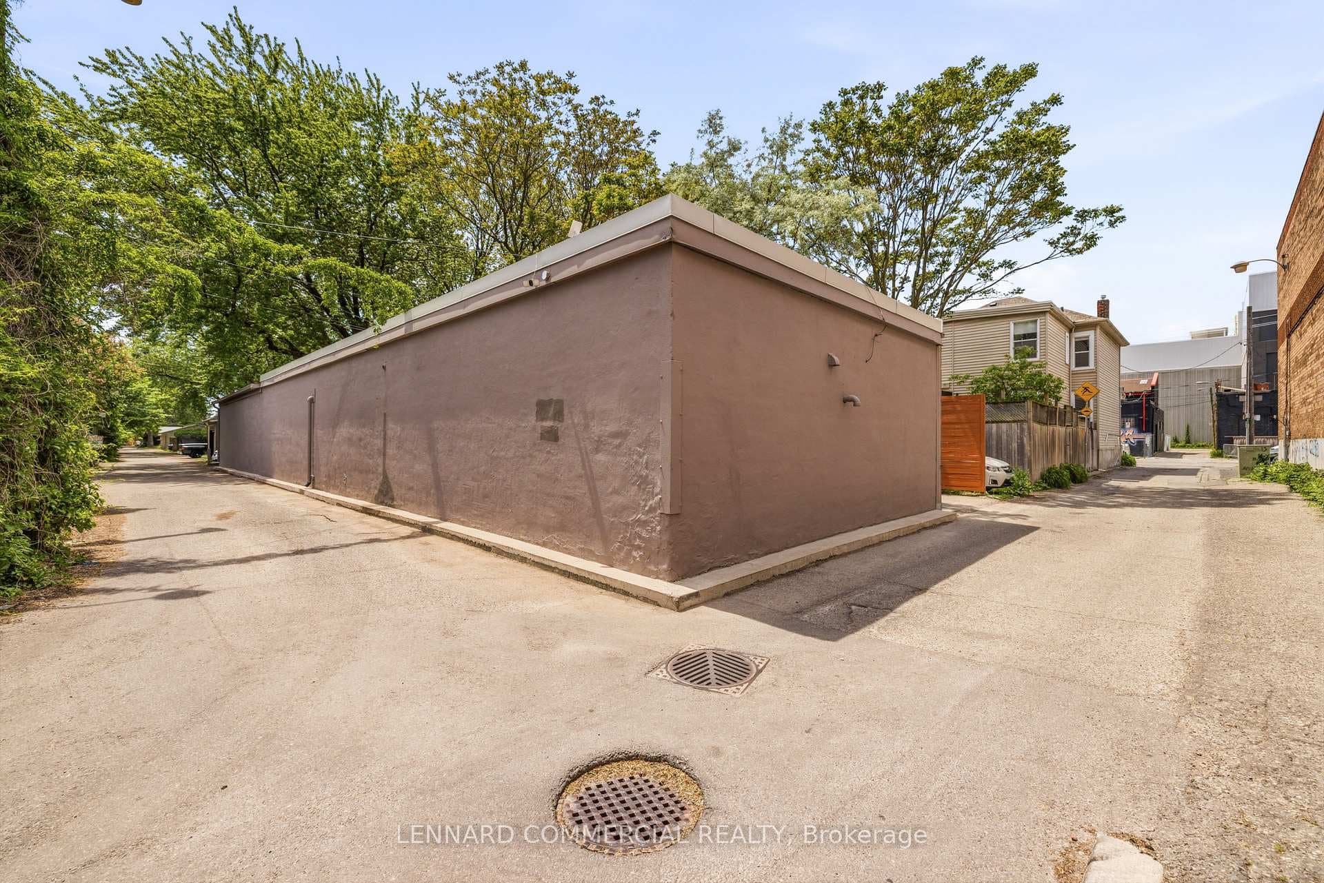 121 Logan Avenue photo 38