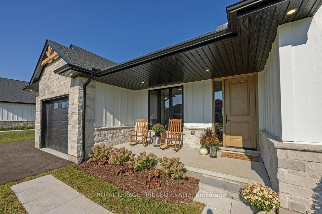 294 Nancy Street photo 6