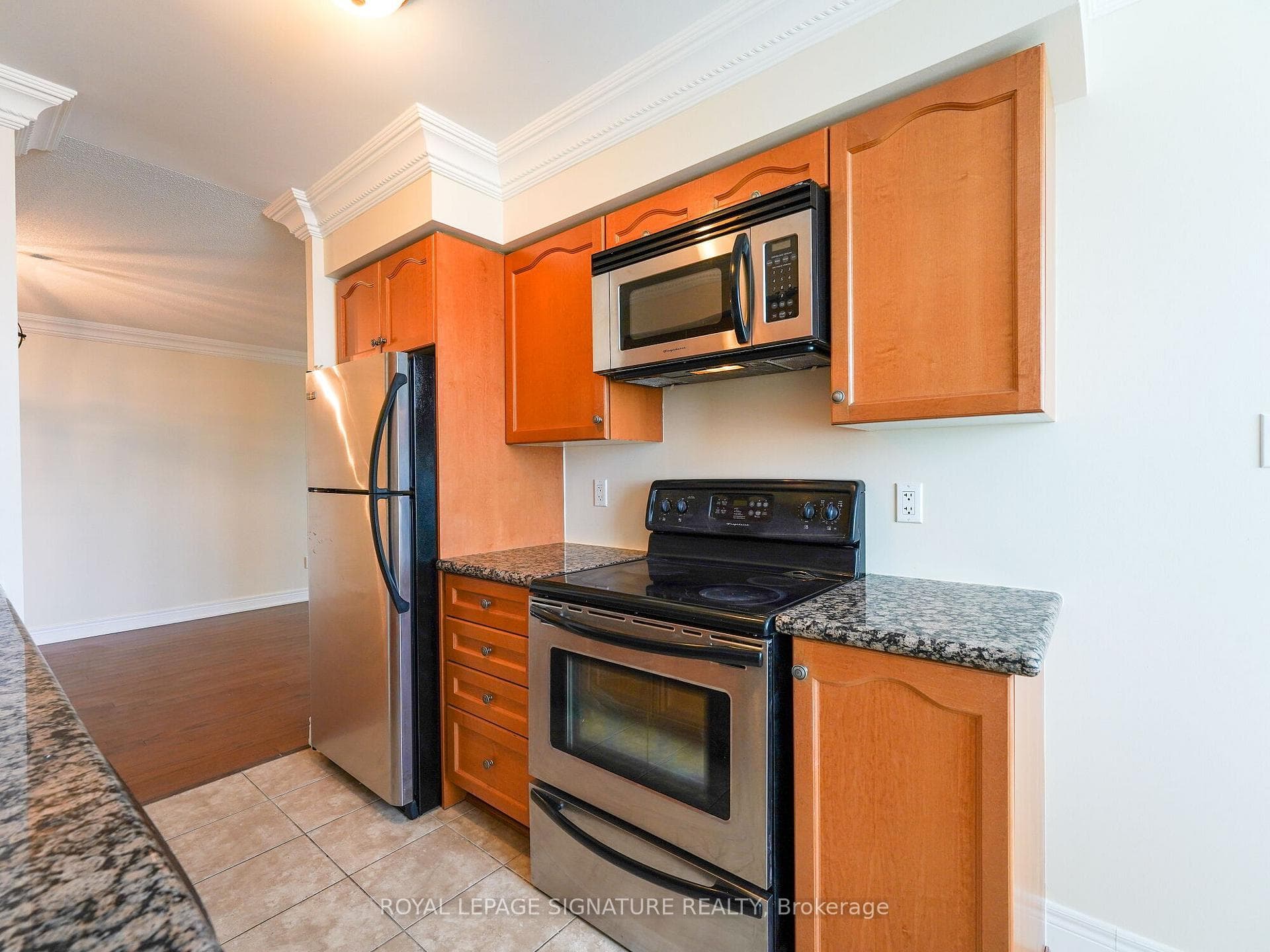 2772 Keele Street Unit 407 photo 26