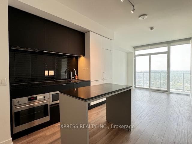 33 Helendale Avenue Unit 1713 photo 6