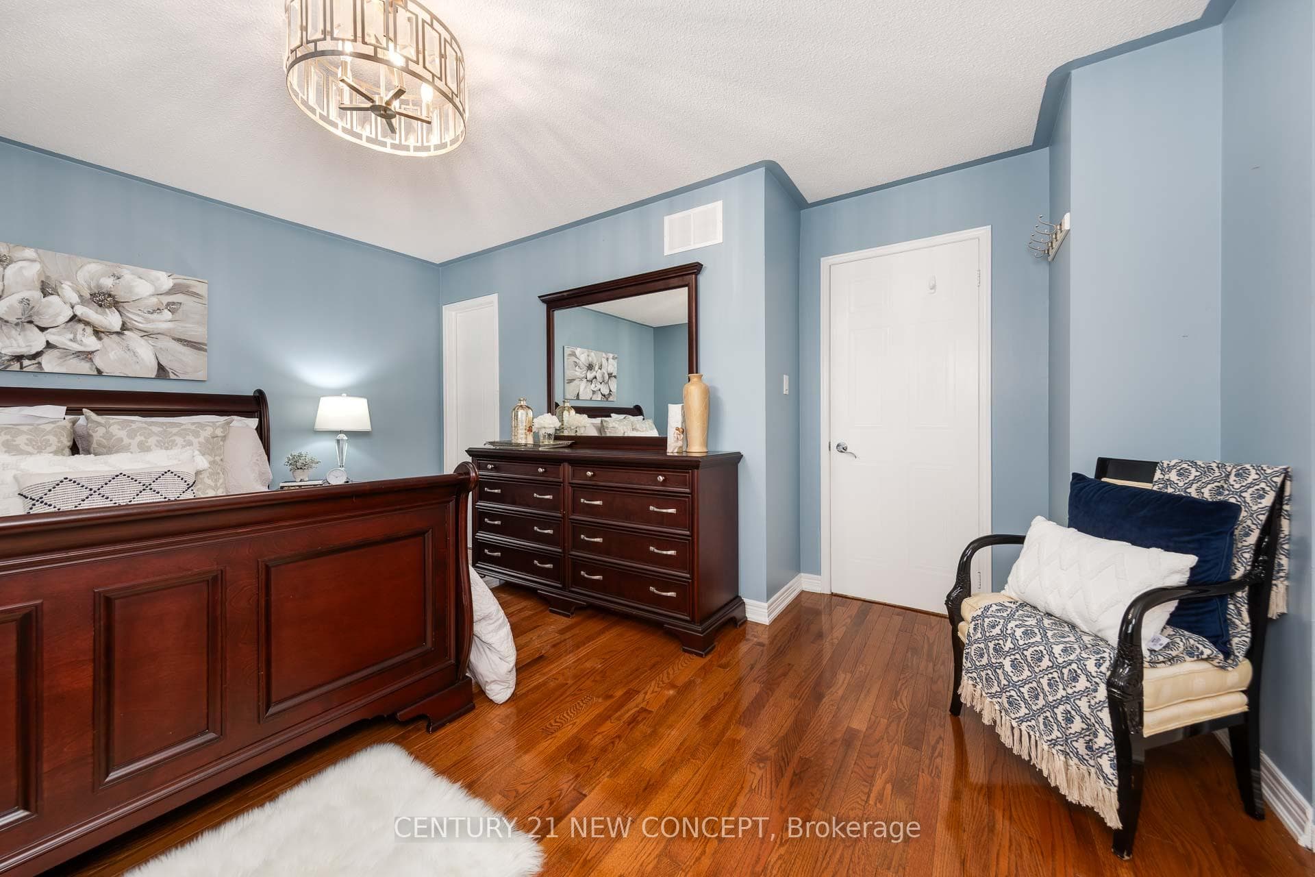 32 Strawberry Hill Court photo 25