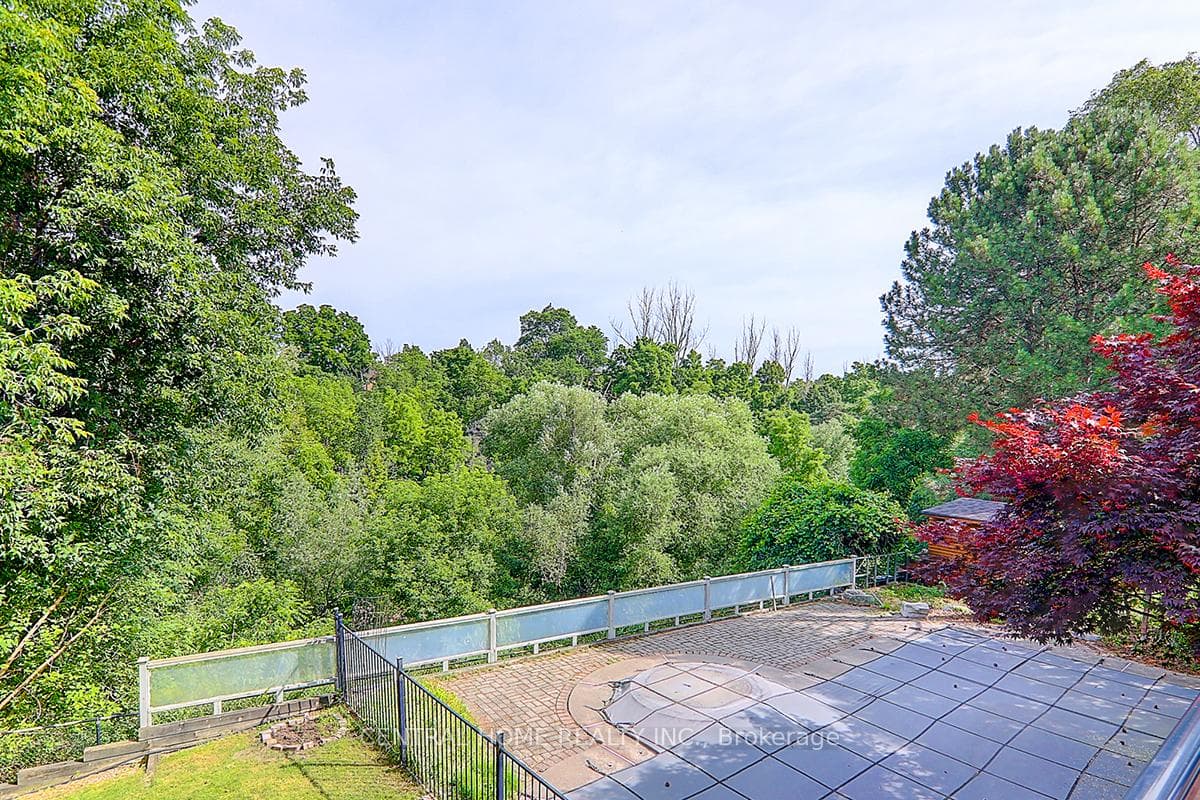134 Bradgate Drive photo 37