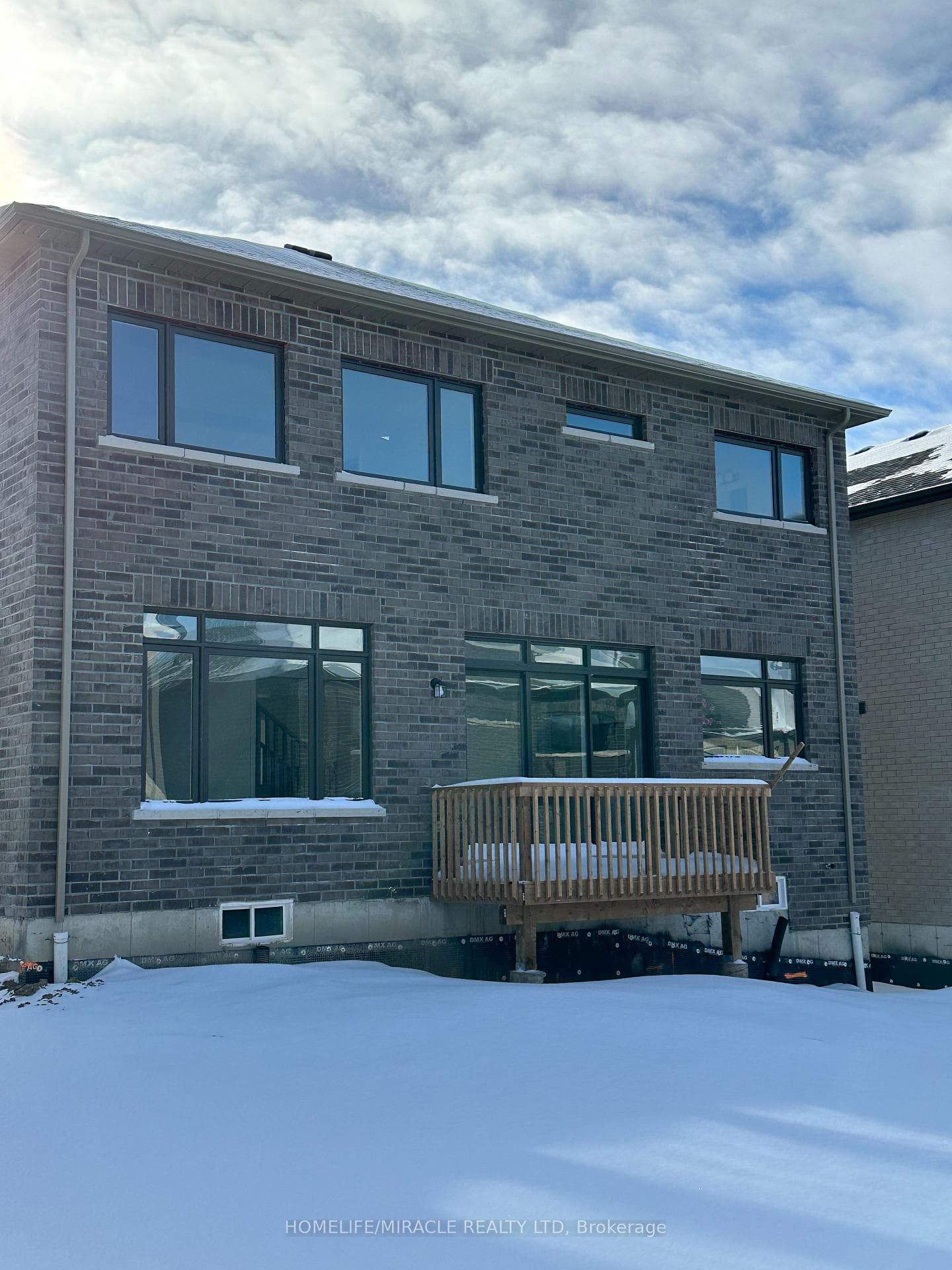 50 Daisy Street photo 2