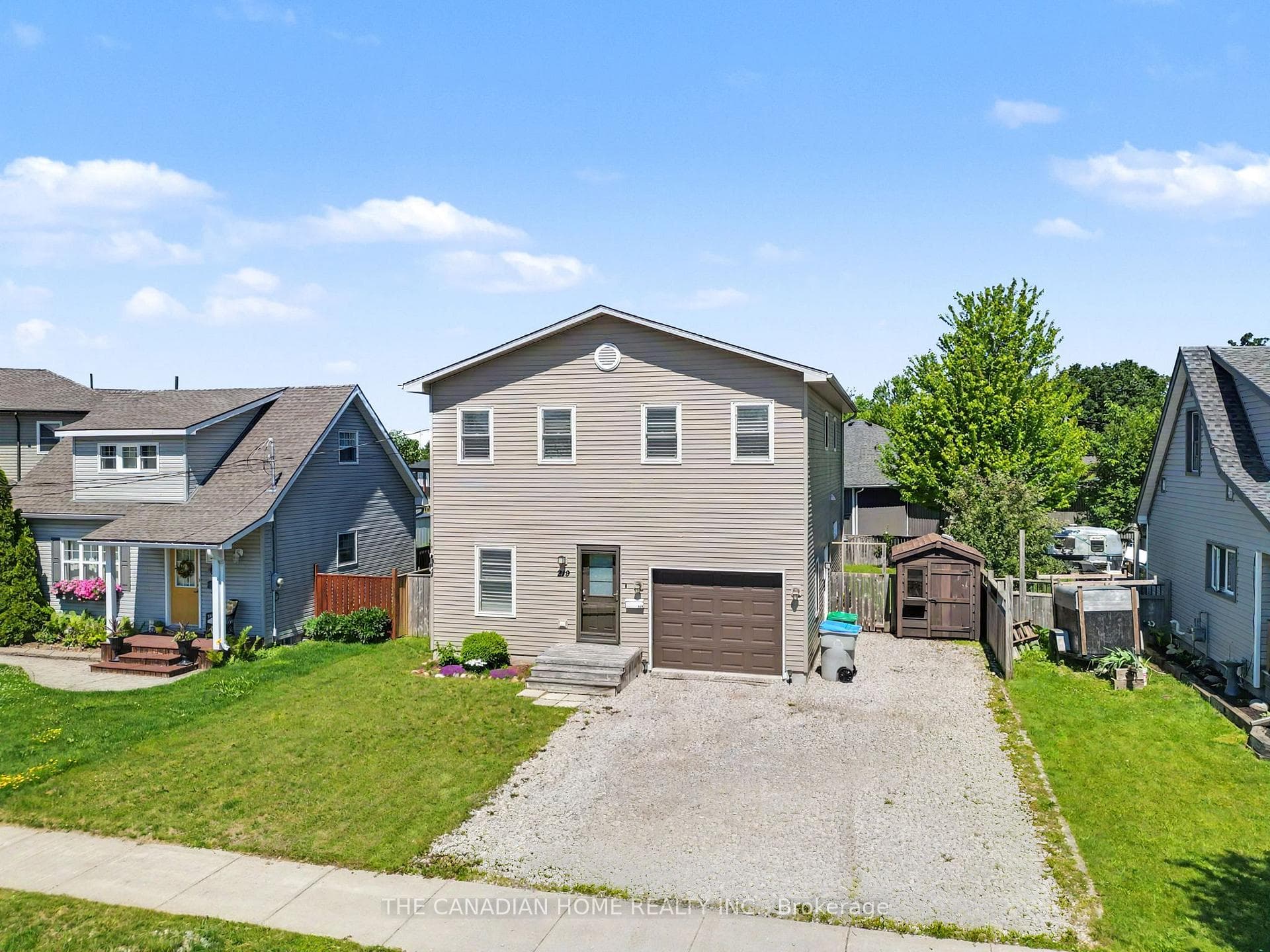 219 PICTON Street photo 37
