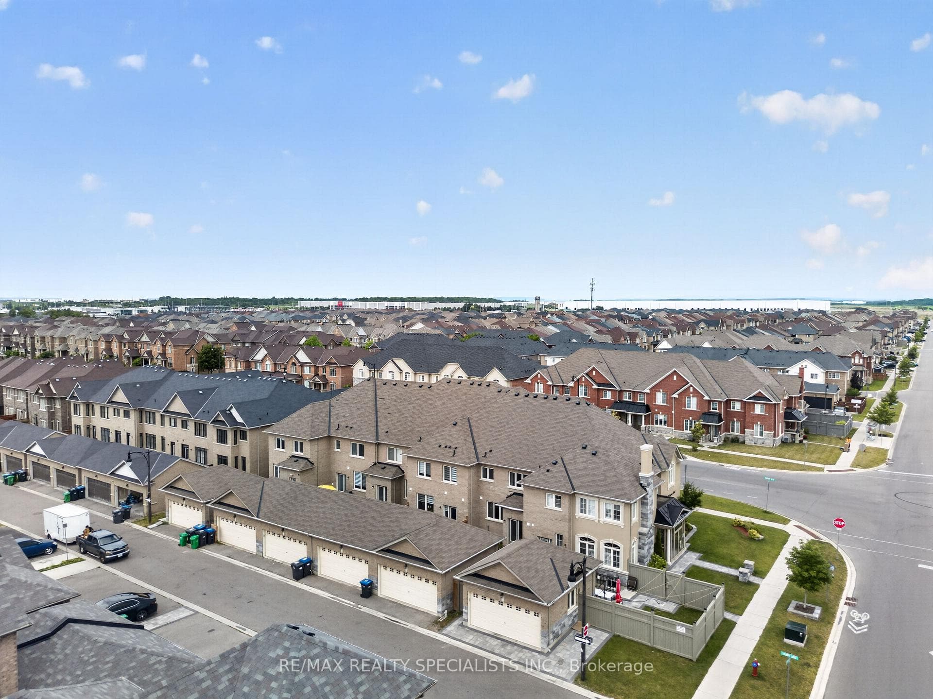 261 INSPIRE Boulevard photo 6
