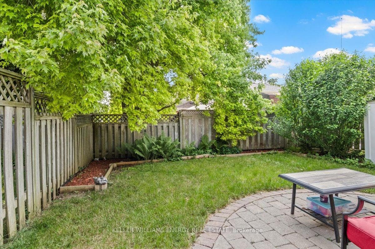 790 Bennett Crescent photo 38