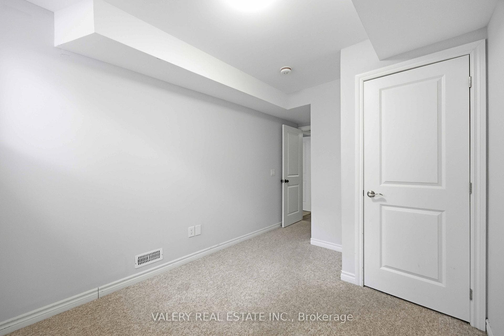 250 Penetanguishene Road Unit 14 photo 27