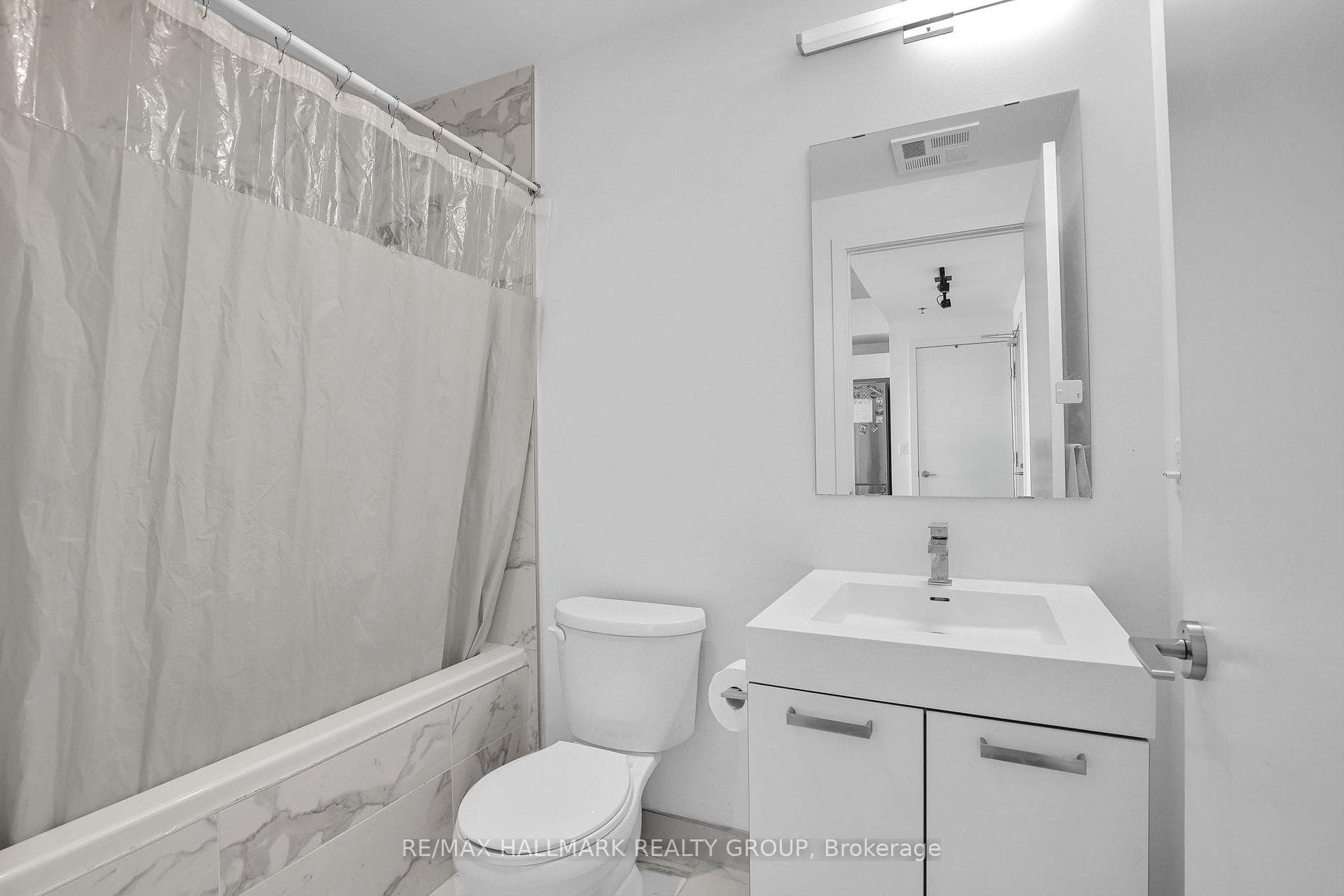 203 Catherine Street Unit 1204 photo 20