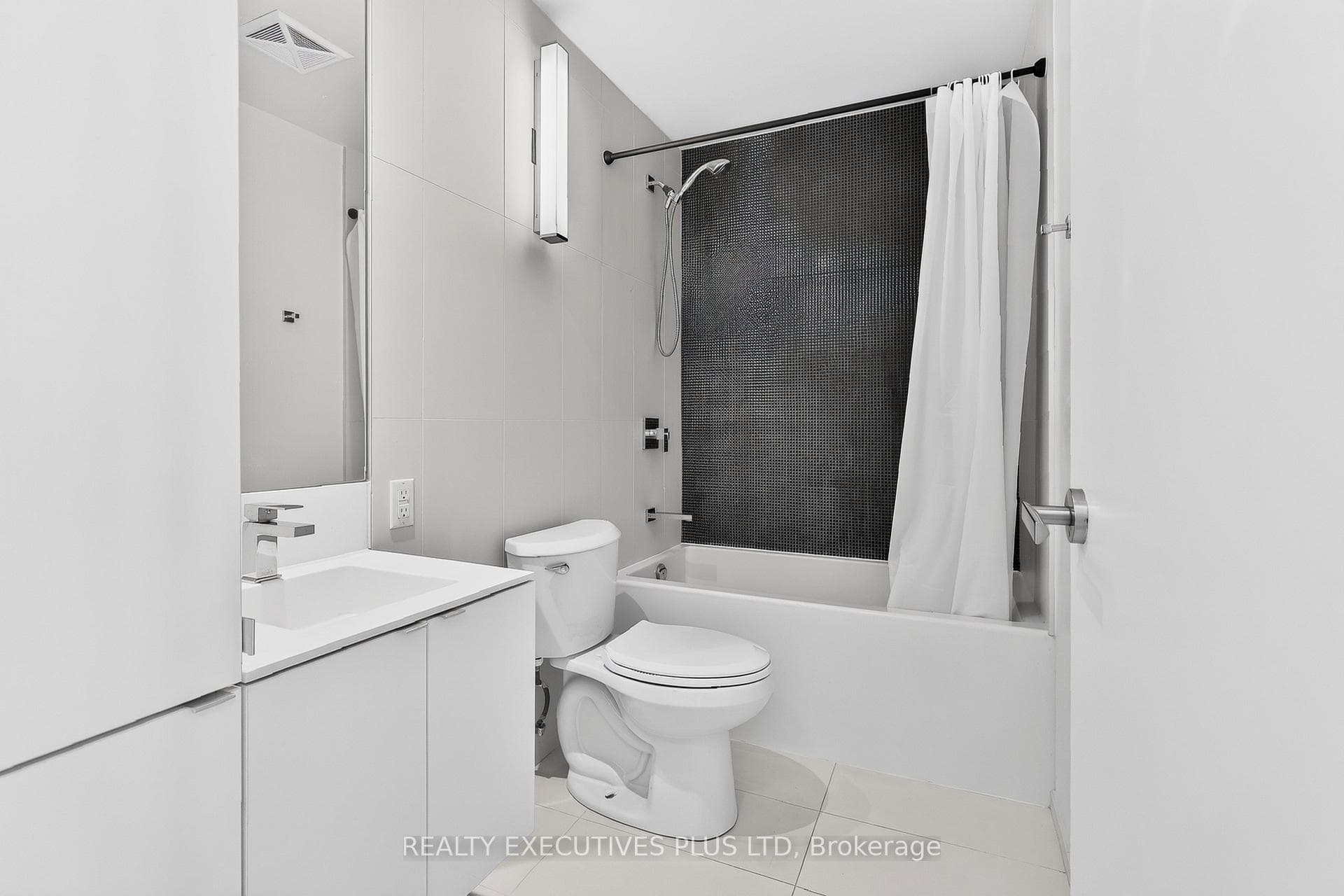 125 Peter Street Unit 3604 photo 25