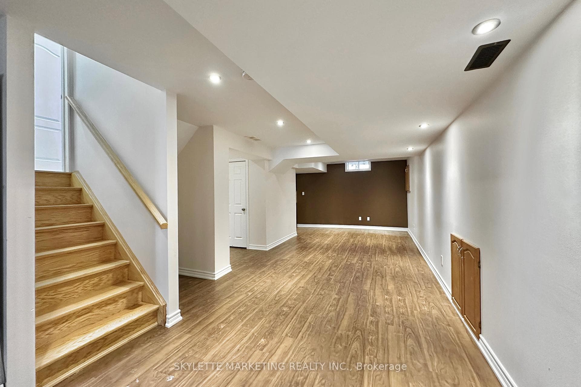 BASEMENT REC ROOM