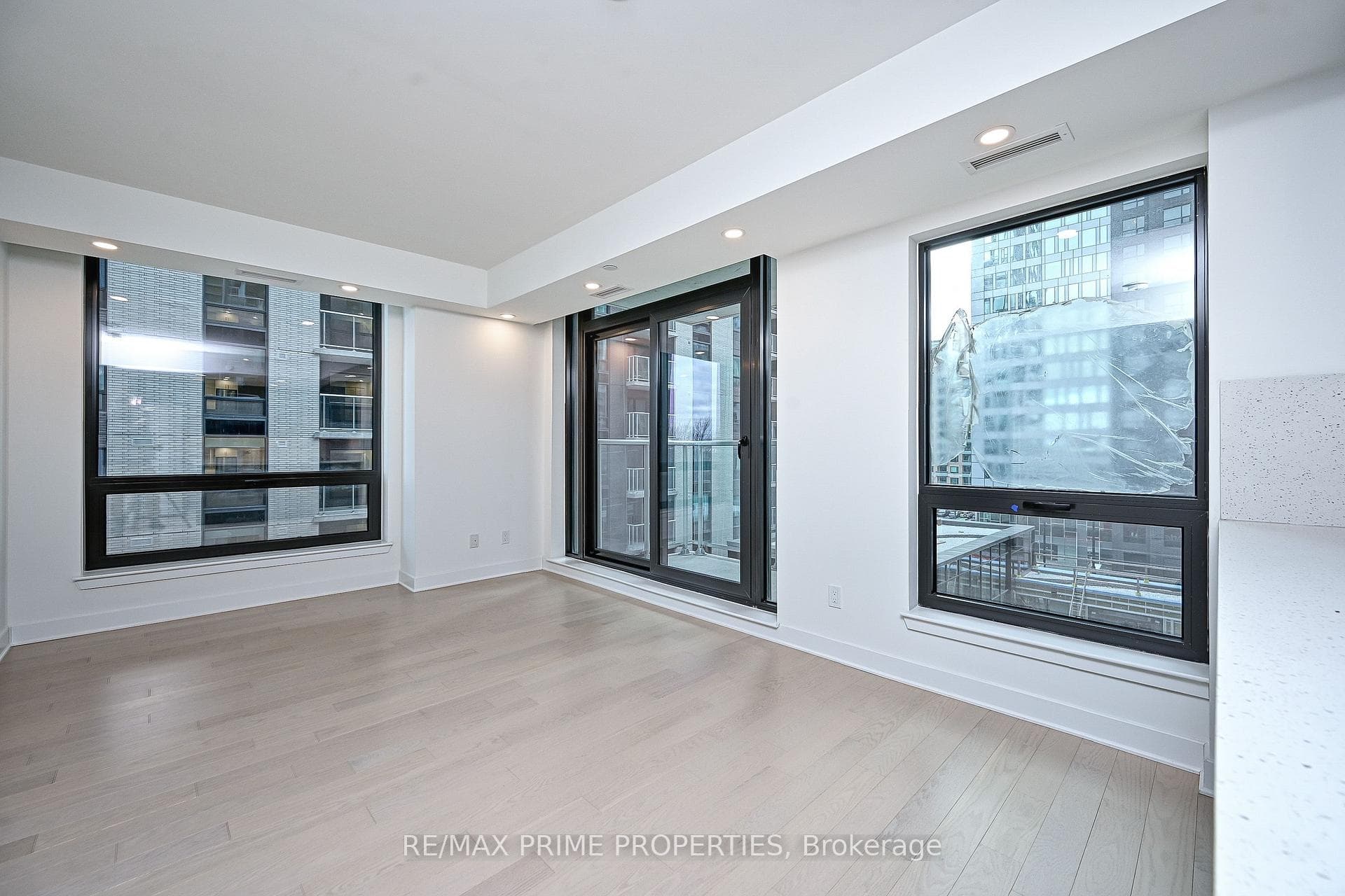 180 GEORGE Street Unit 508 photo 3