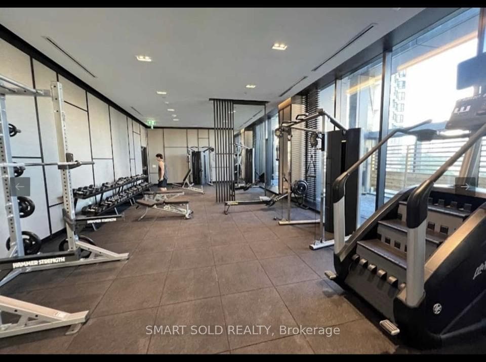 501 Yonge Street Unit 3004 photo 9