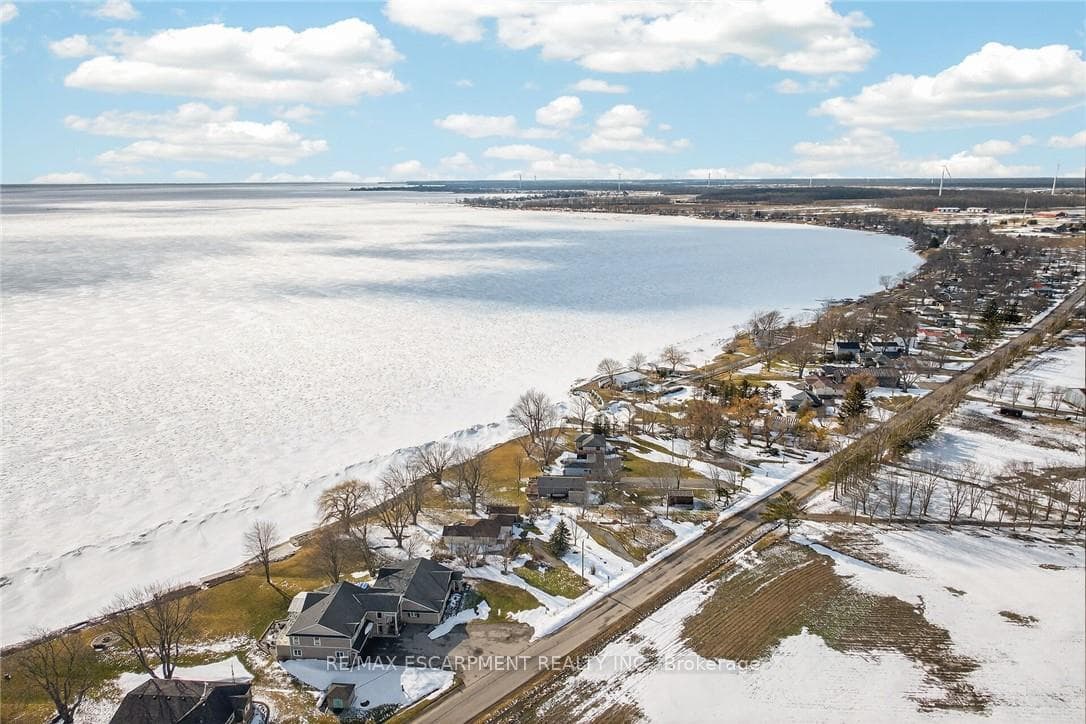 3076 Lakeshore Road photo 41