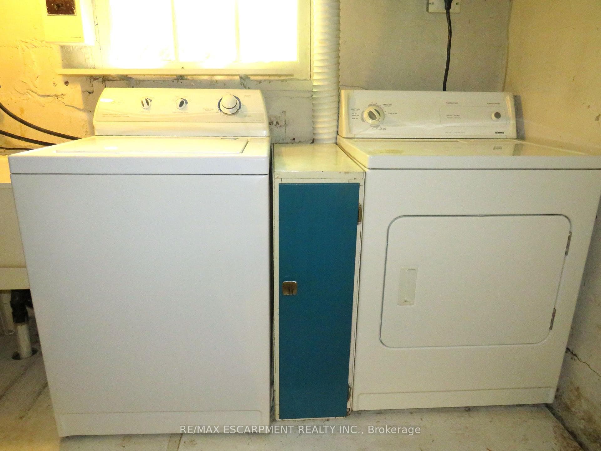 39 Hillview Street photo 33