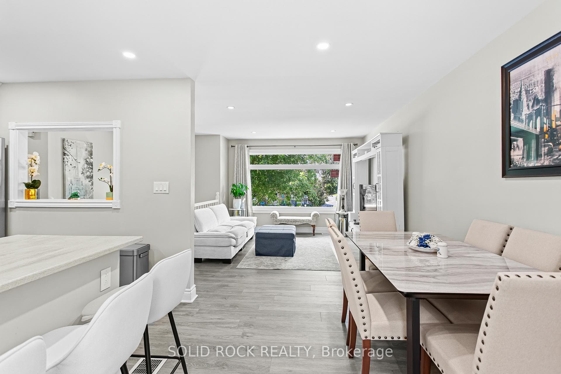 676 Centre Street photo 14