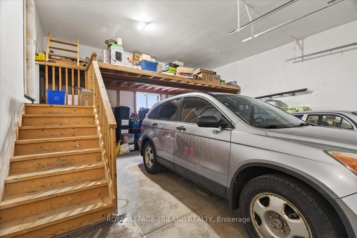 14 Wellington Avenue photo 36