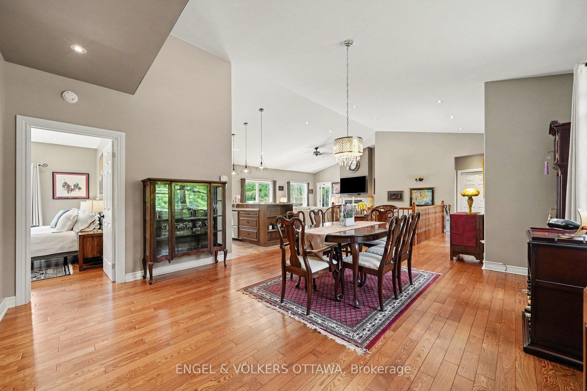 382 Craig Road photo 8