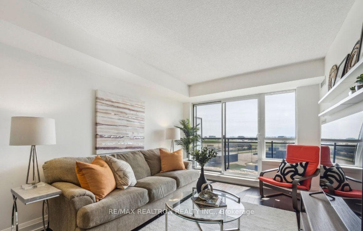 55 De Boers Drive Unit 708 photo 10