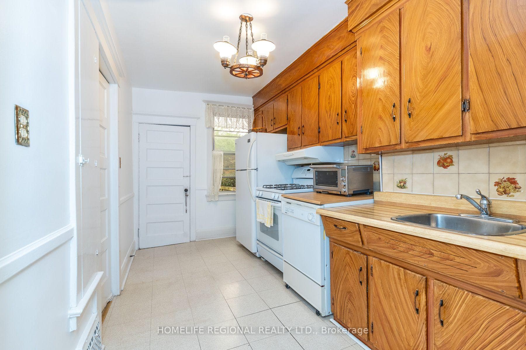 353 St Clarens Avenue photo 24