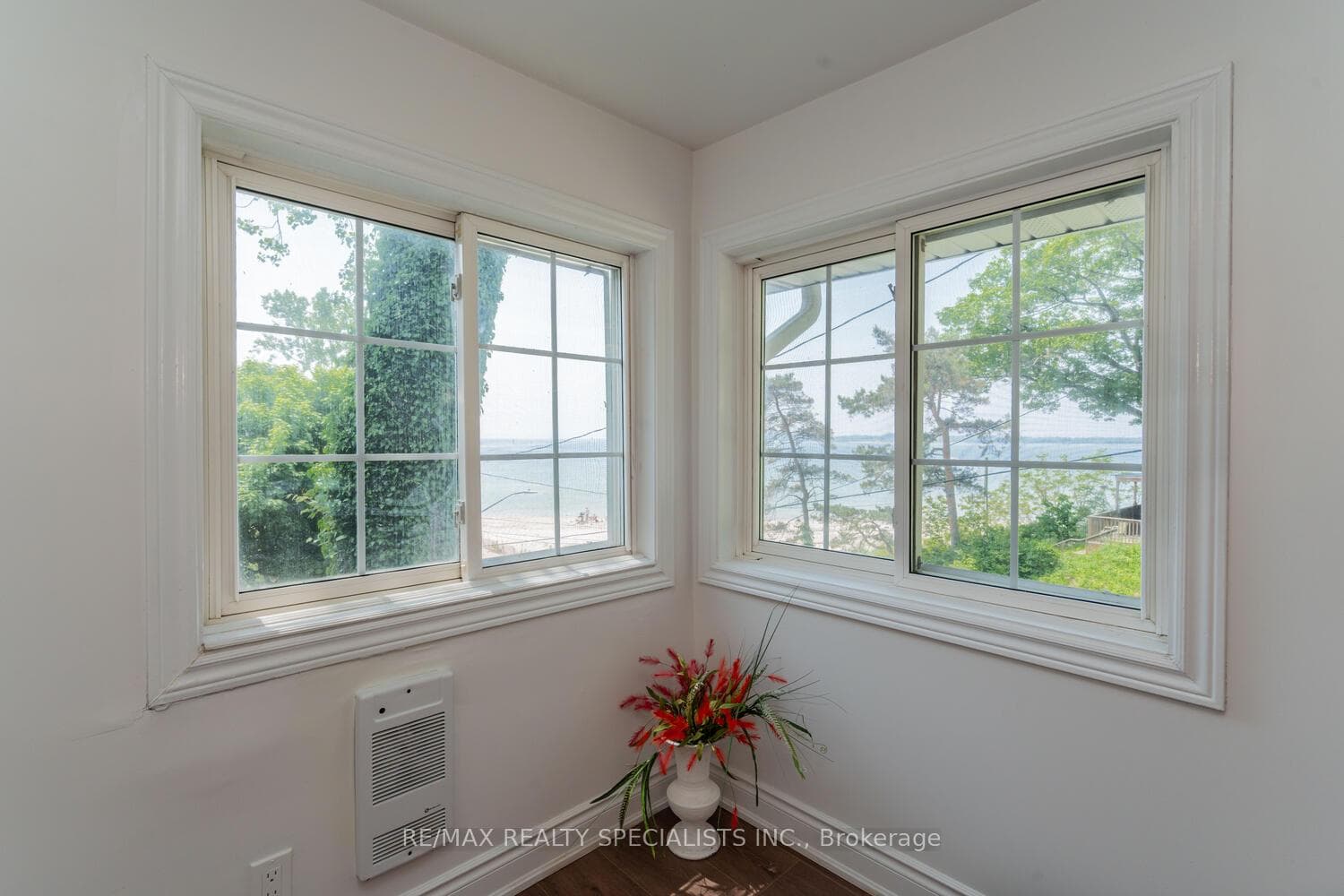 532 RIDGEWAY Road photo 48