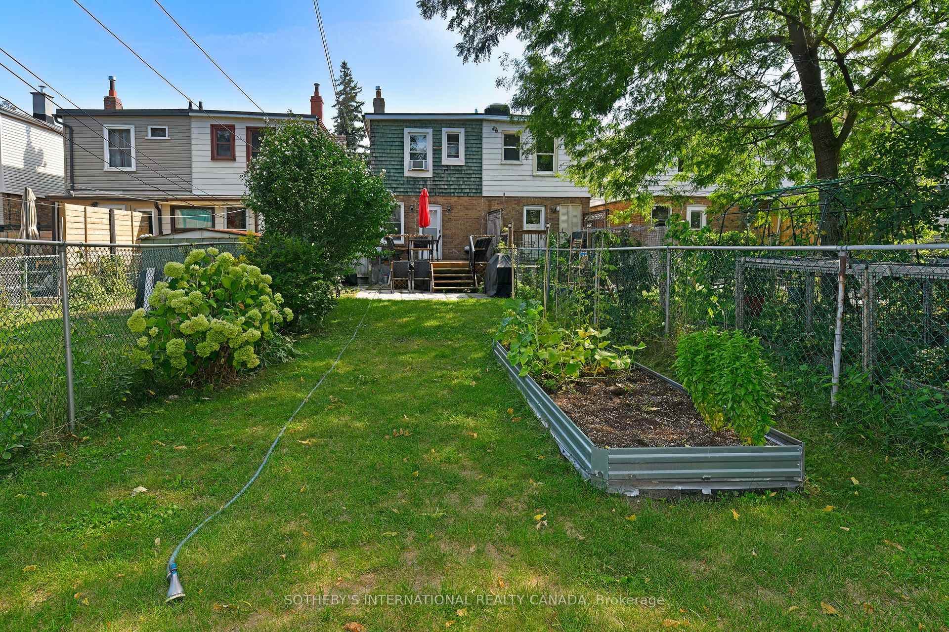 60 Mortimer Avenue photo 16