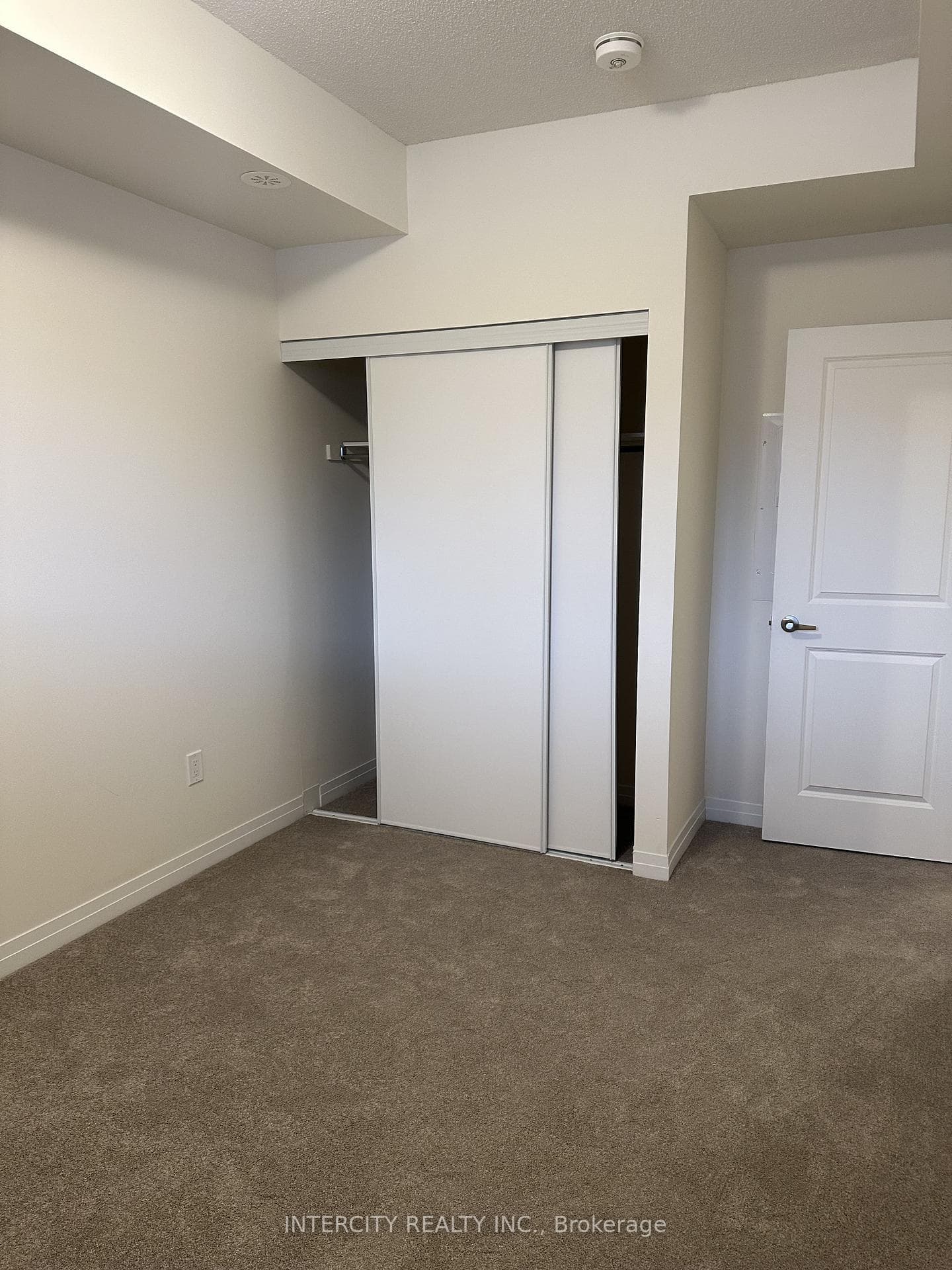 245 Mclevin Avenue Unit 17 photo 10