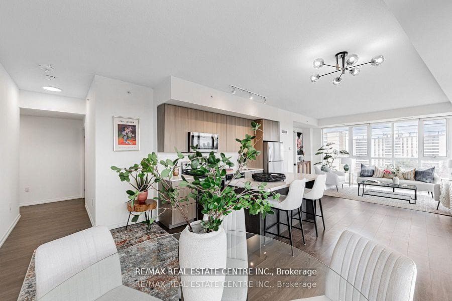 3237 Bayview Avenue Unit 713 photo 2
