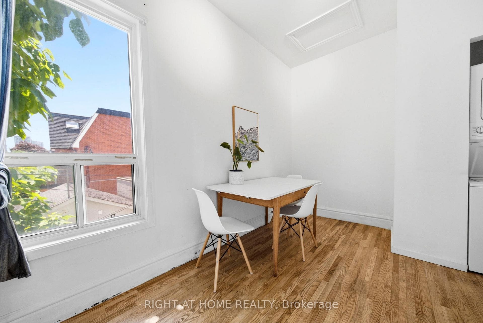 98 Beaconsfield Avenue Unit upper photo 21