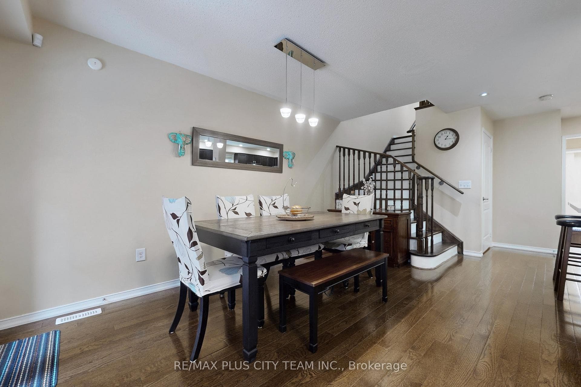 16 Edison Way photo 7