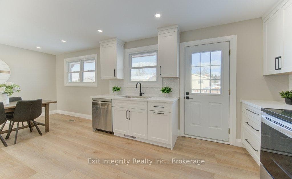 402 Heritage Drive photo 15