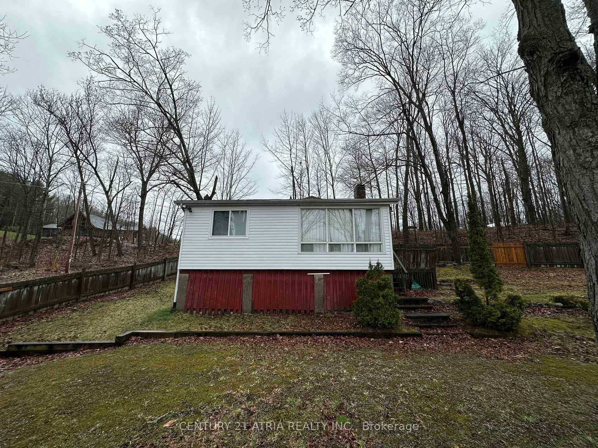 452 Champlain Road photo 22