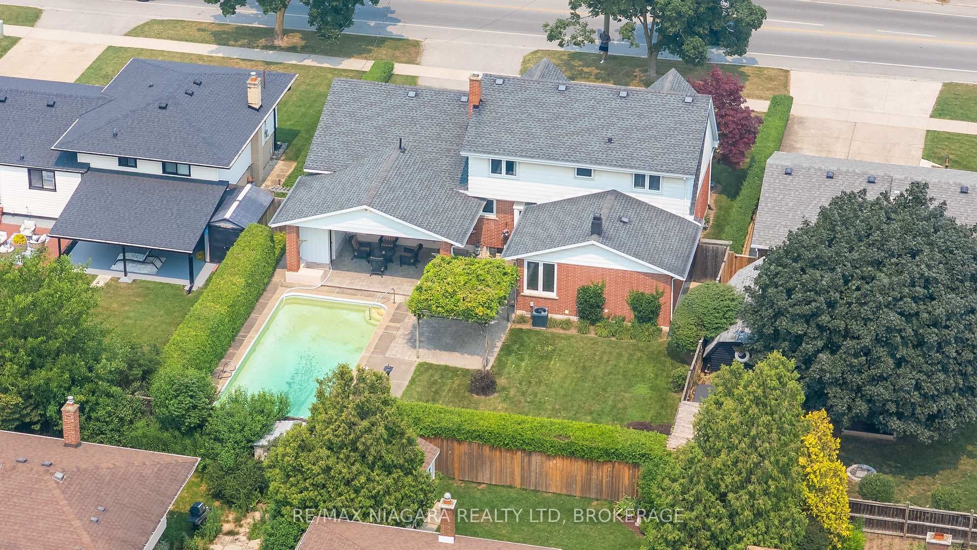 82 Lakeshore Road photo 31