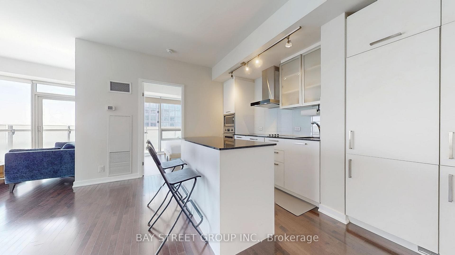 14 York Street Unit 5903 photo 9