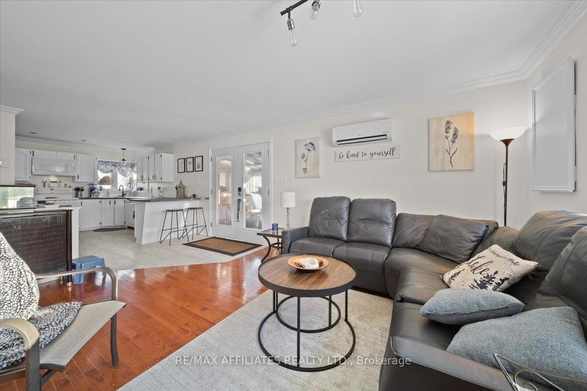 91 Levac Street photo 5
