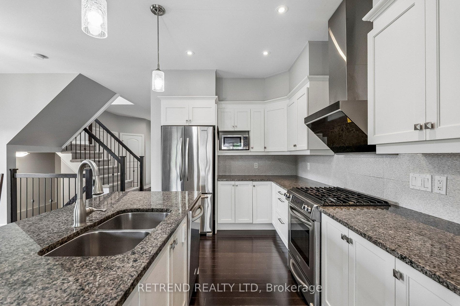 73 Videl Crescent photo 13