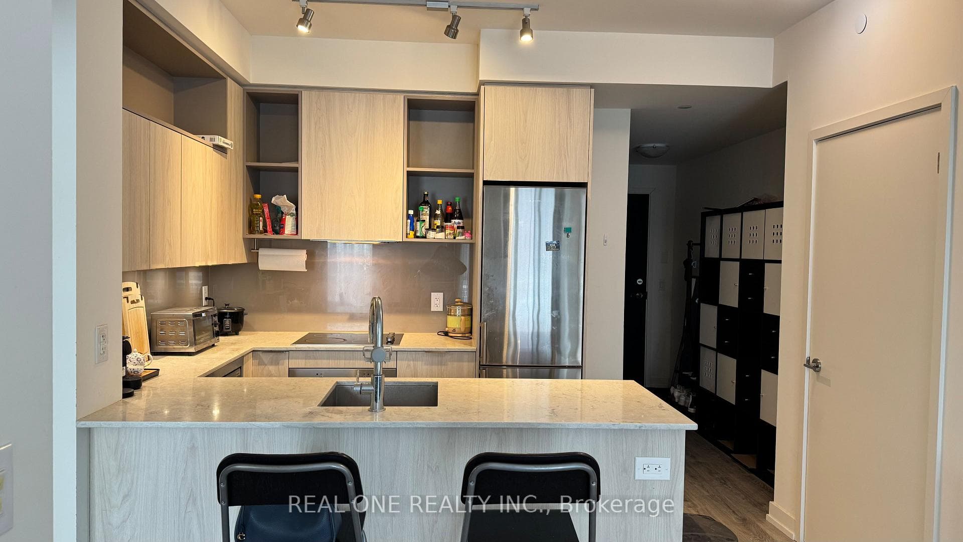 200 Sackville Street Unit 402 photo 8