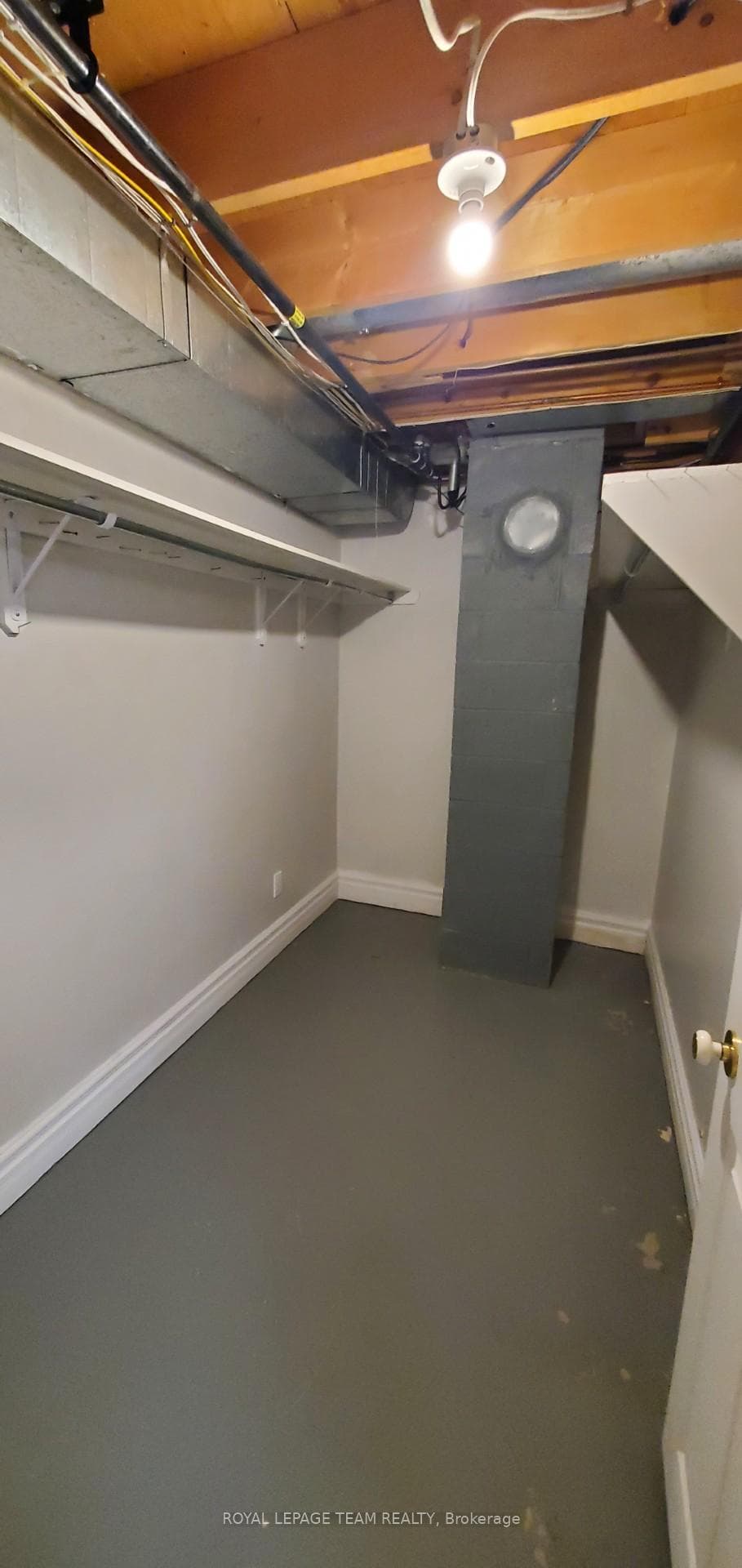 2064 River Road Unit B photo 16