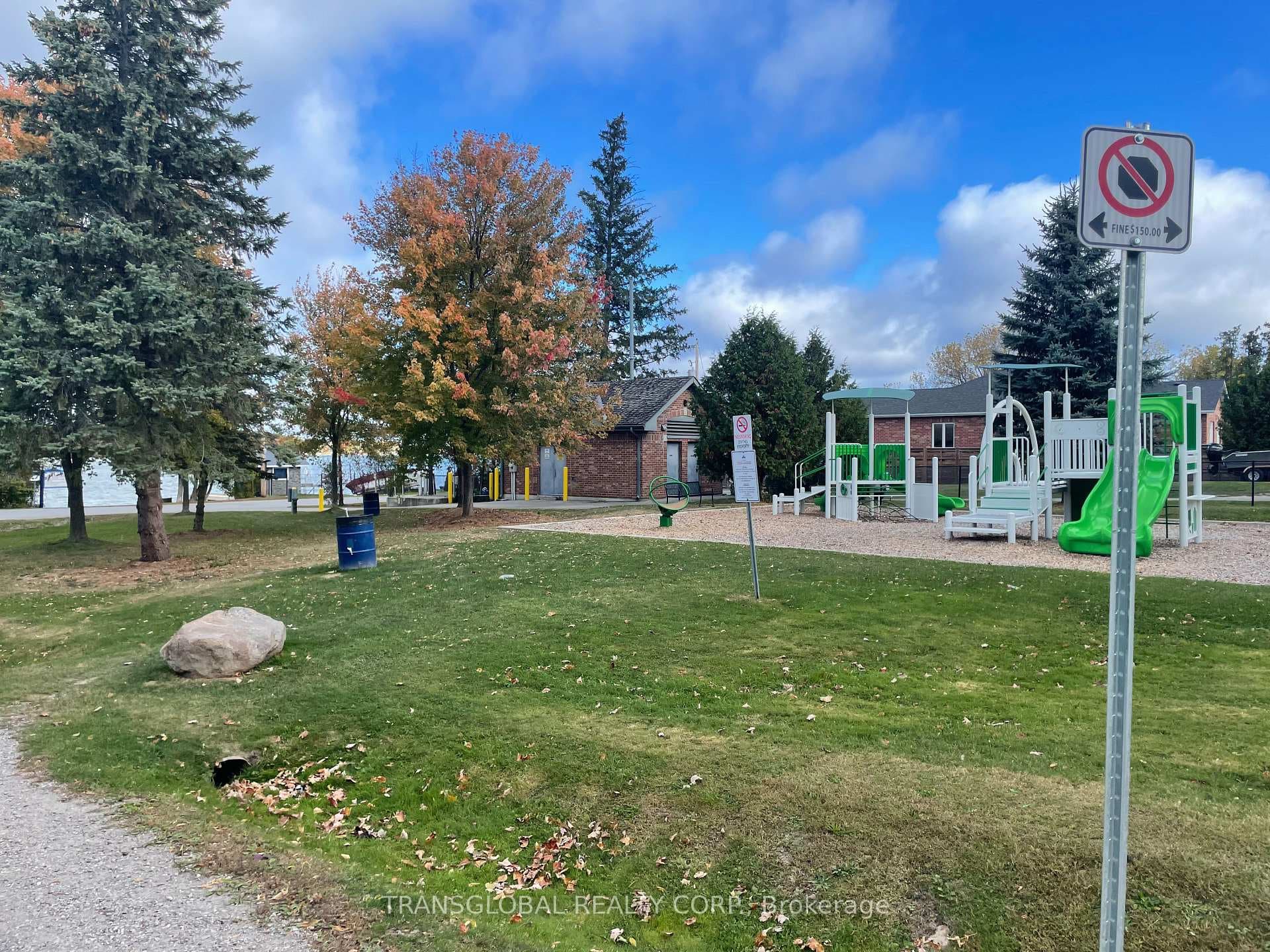 Park at Sheppard/Lake Dr. N