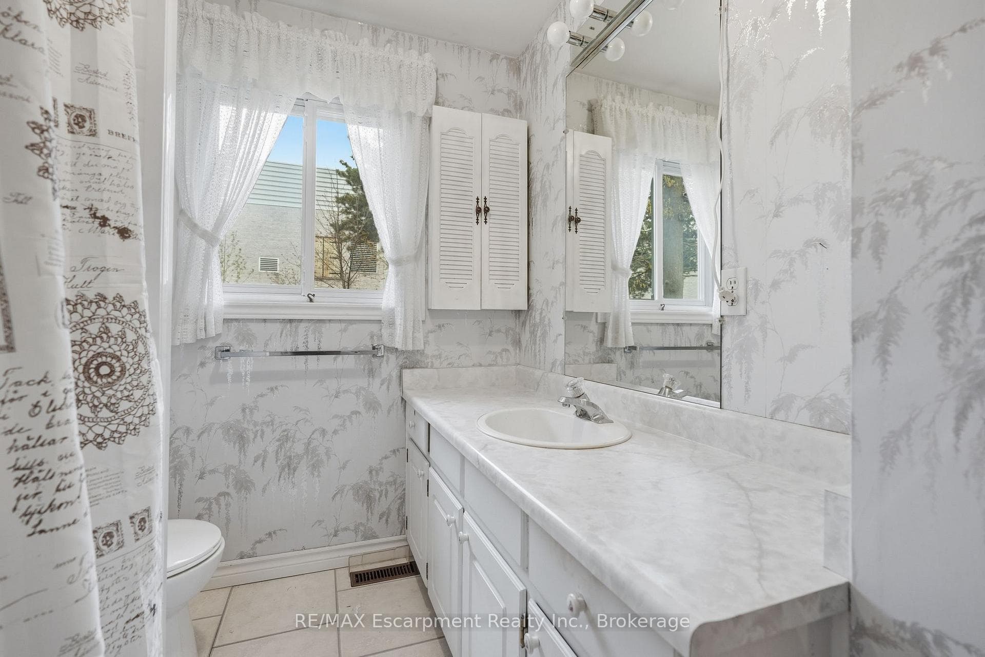 10 Farmingdale Crescent photo 7